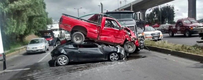 Choque de 4 vehículos deja 3 heridos en Periférico Norte Choque de 4 vehículos deja 3 heridos en Periférico Norte