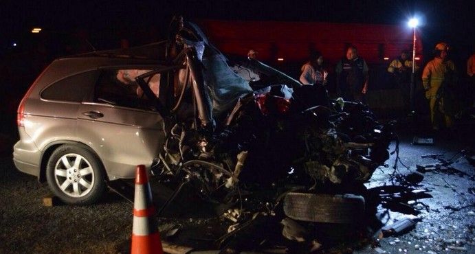 Choque entre camioneta y tráiler deja un muerto en Jalisco Choque entre camioneta y tráiler deja un muerto en Jalisco