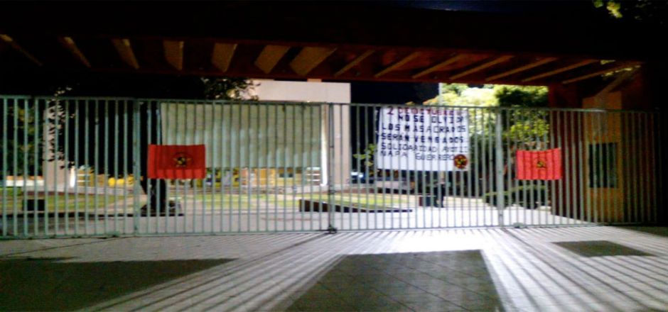 Toman instalaciones de la UABJO en Oaxaca