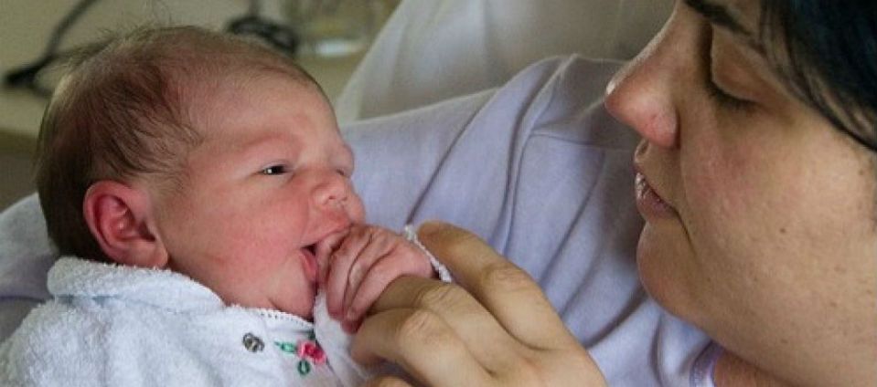 Avalan diputados alargar descanso postparto