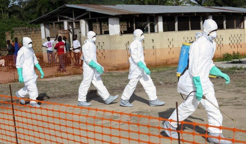 Trasladan a 5° estadounidense con ébola desde África Trasladan a 5° estadounidense con ébola desde África