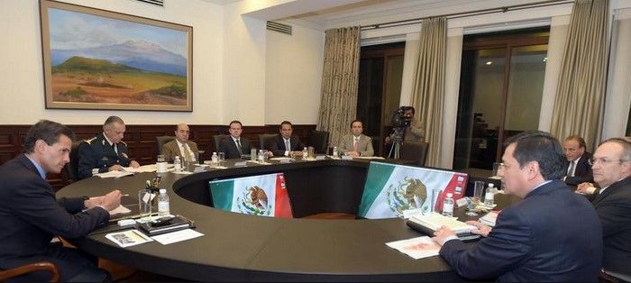 EPN nuevamente se reúne con Gabinete por Ayotzinapa EPN nuevamente se reúne con Gabinete por Ayotzinapa