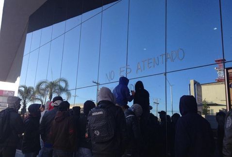 Estudiantes toman televisoras y casetas en Durango