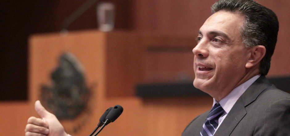 Los senadores no tiene facultad de desaparecer poderes: comisión de Gobernación