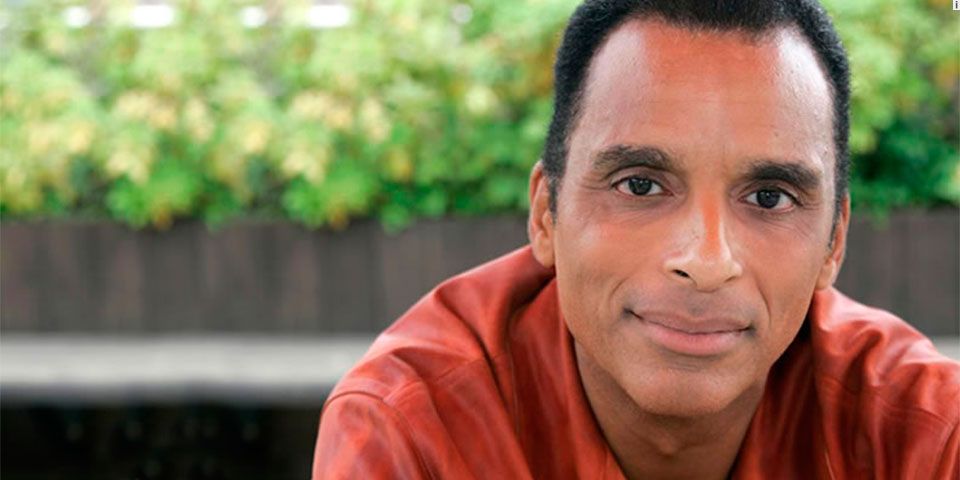 Jon Secada publicará libro autobiográfico