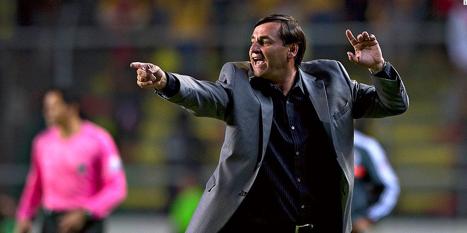 Chivas se queda sin entrenador