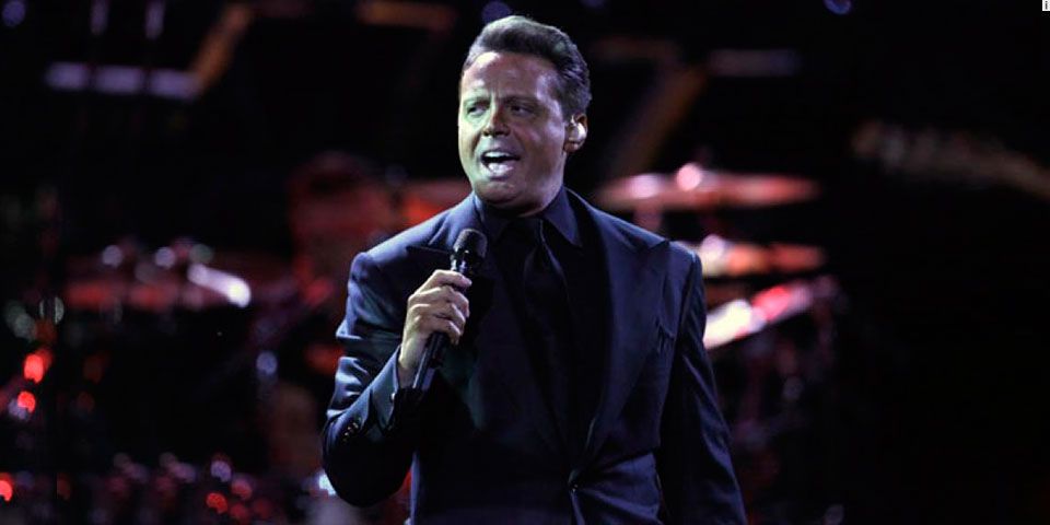 Luis Miguel entra al ruedo del Palenque tapatío con el pie derecho