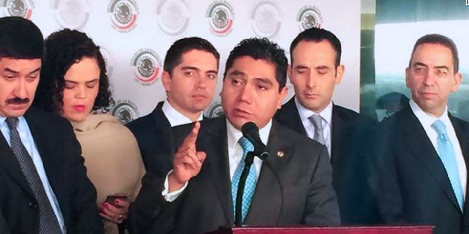 Senadores del PAN solicitan desaparición de poderes en Guerrero Senadores del PAN solicitan desaparición de poderes en Guerrero