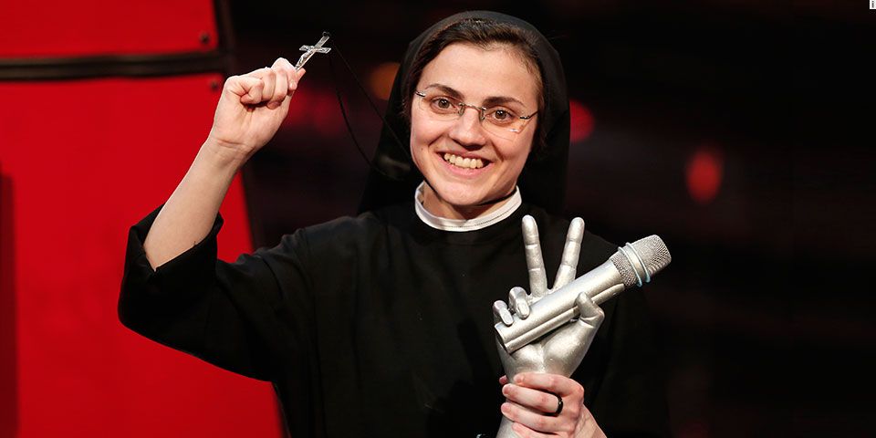 Nueva versión de “Like a Virgin” en voz de Sor Cristina