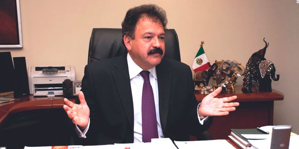 Pide el doctor Ahued no caer en psicosis ante el ébola