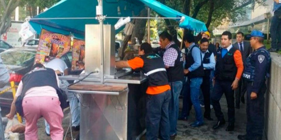 Retiran a 11 ambulantes de Las Lomas