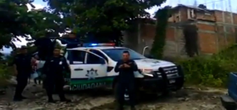 Denuncian en video abuso de autoridad de policías de Chiapas