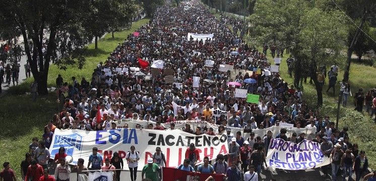 Vialidades cerradas por marcha de estudiantes del IPN Vialidades cerradas por marcha de estudiantes del IPN