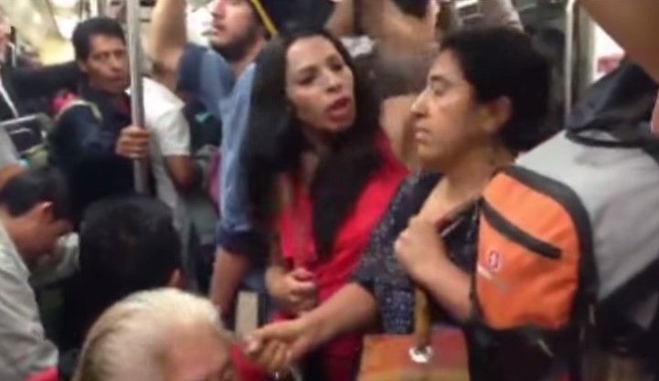 Mujer enojada se convierte en “Lady Metro”