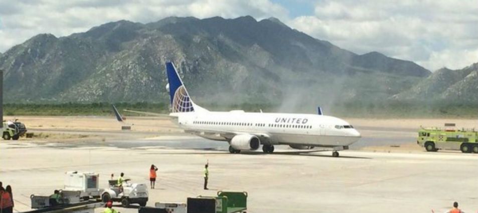 Se reanudan vuelos internacionales a Los Cabos