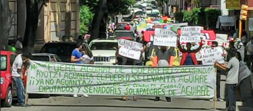 Piden desaparición de poderes en Guerrero Piden desaparición de poderes en Guerrero