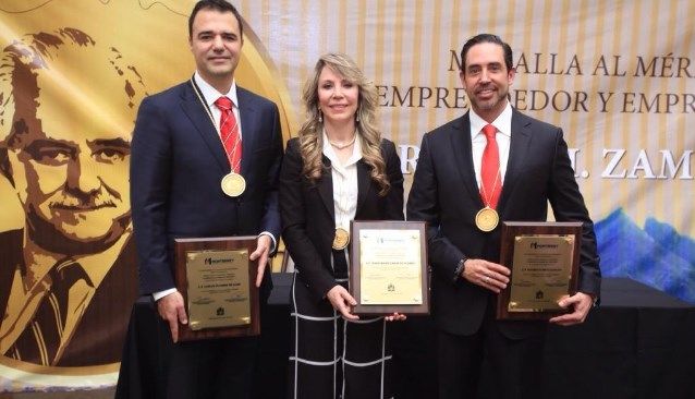 Entregan Medalla “Lorenzo H. Zambrano” a 3 empresarios de Monterrey