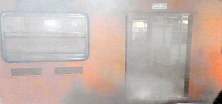 Se quema llanta del Metro en la Línea 3