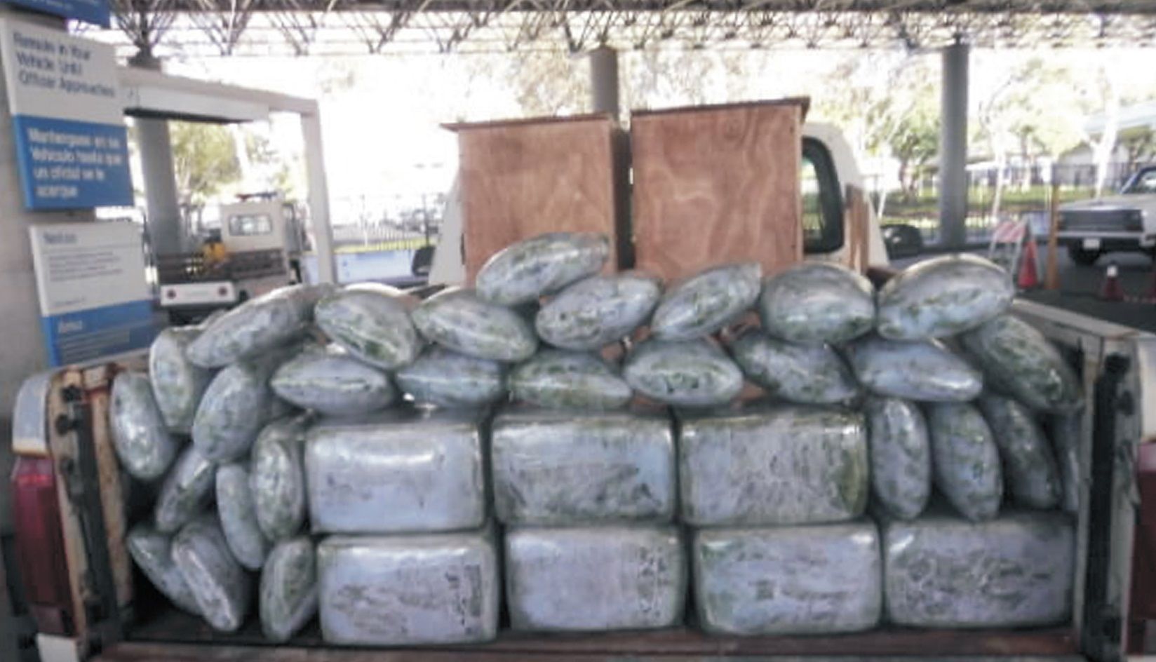 Aseguran 3.7 mdd en cargamentos de droga en frontera con Estados Unidos