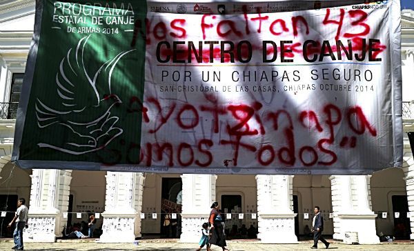 Normalistas toman nuevamente alcaldía de San Cristóbal de las Casas
