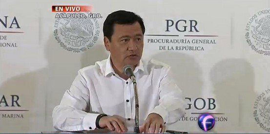 Osorio Chong anuncia plan de reconstrucción social de Guerrero