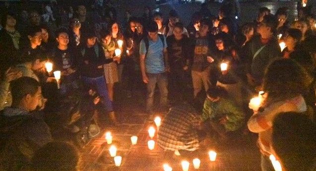 Forman paloma con veladoras en rectoría de CU