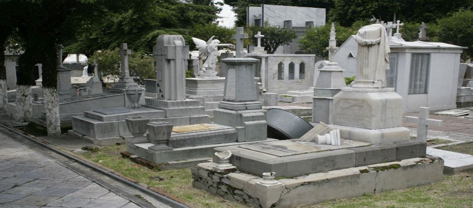 Proponen cultura de la cremación ante la saturación en panteones