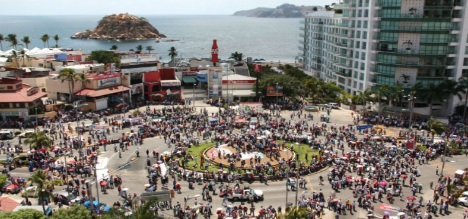 Mega marcha en Acapulco para el mediodía Mega marcha en Acapulco para el mediodía