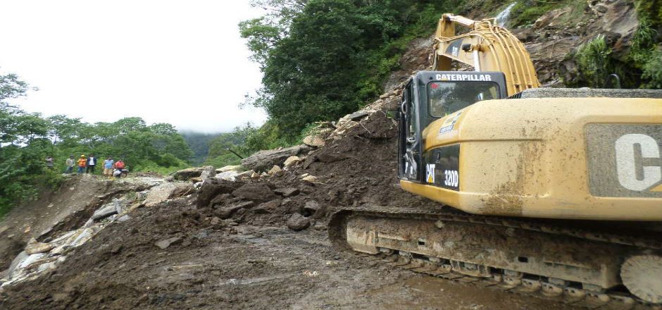 Implementan pasos provisionales por afectaciones de Trudy en Oaxaca Implementan pasos provisionales por afectaciones de Trudy en Oaxaca