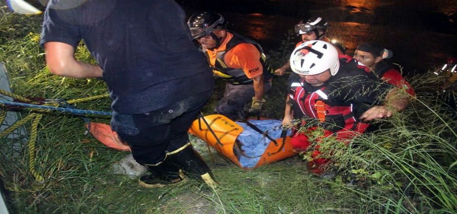 Un muerto por lluvias en Monterrey Un muerto por lluvias en Monterrey