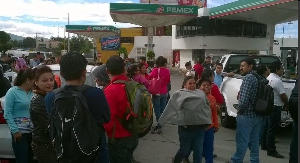 Saquea Sección 22 gasolinera en Oaxaca