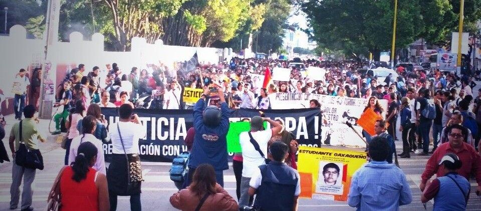 Sección 22 cerrará este jueves Aeropuerto de Oaxaca