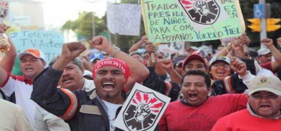 Electricistas retuvieron a trabajadores de la STPS