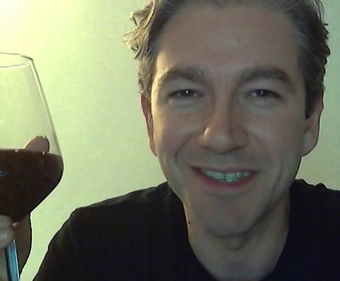 Hombre turco se despide en redes sociales antes de suicidarse Hombre turco se despide en redes sociales antes de suicidarse