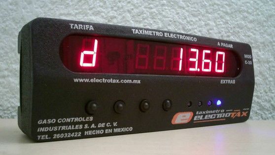 Más de 100 mil taxis en el DF viajan sin taxímetro verificado