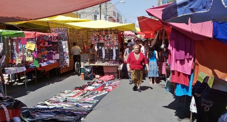 Detienen a 8 extorsionadores de tianguistas de Iztapalapa Detienen a 8 extorsionadores de tianguistas de Iztapalapa