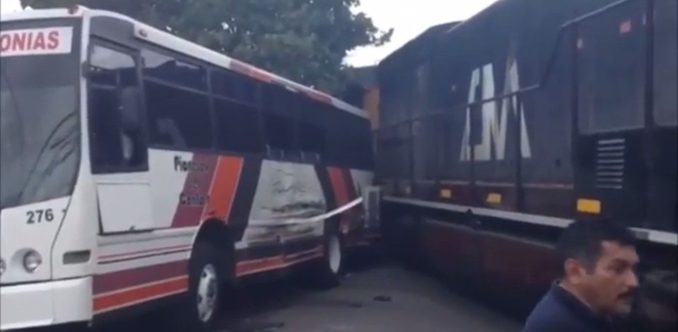 Choque de autobús en Mérida deja 24 heridos