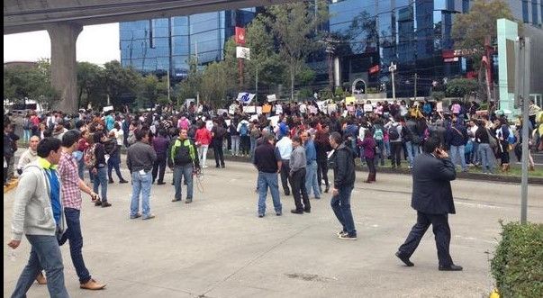 Cierran Periférico Sur estudiantes de la UPN