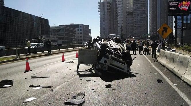 Accidente en la Autopista México-Toluca deja un muerto Accidente en la Autopista México-Toluca deja un muerto