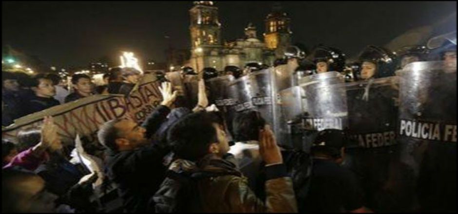 Los once detenidos en el Zócalo están acusados de terrorismo Los once detenidos en el Zócalo están acusados de terrorismo