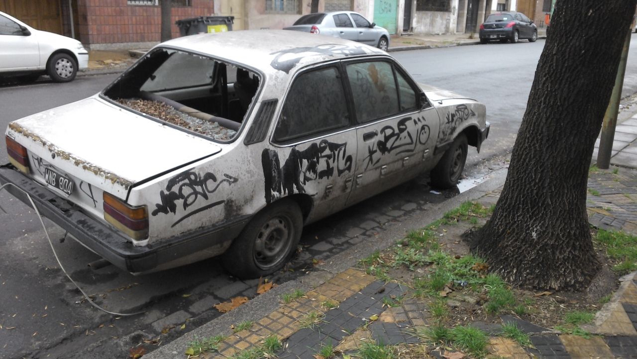 Intensificarán el retiro de autos abandonados en Guadalajara