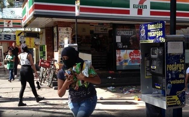 Vandalizan comercio en Ciudad Universitaria