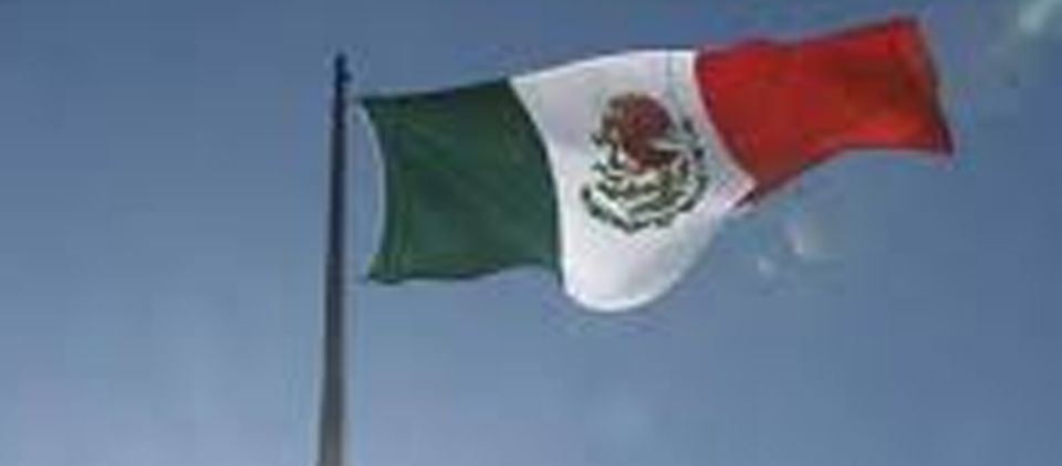Instalan en Durango asta bandera más grande de Latinoamérica