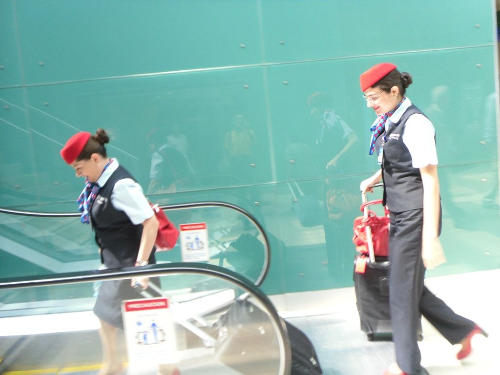 Sobrecargos celebran iniciativas del presidente Enrique Peña Sobrecargos celebran iniciativas del presidente Enrique Peña