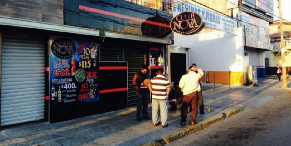 Balean a pareja en bar de Cancún