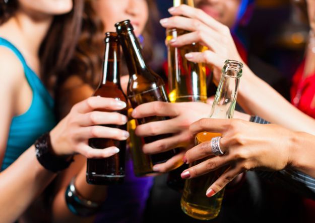 Estudio revela que bebedores excesivos podrían no padecer alcoholismo Estudio revela que bebedores excesivos podrían no padecer alcoholismo