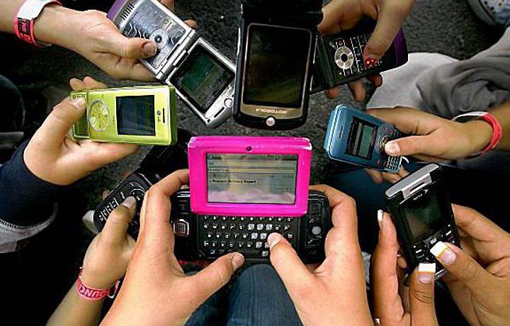 Mercado negro de celulares vale 6 mil millones de pesos: Carlos Hurtado