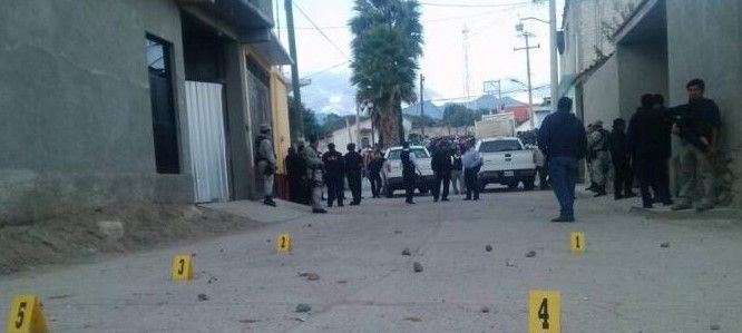 Hay 4 heridos tras balacera por destitución de edil en Oaxaca Hay 4 heridos tras balacera por destitución de edil en Oaxaca
