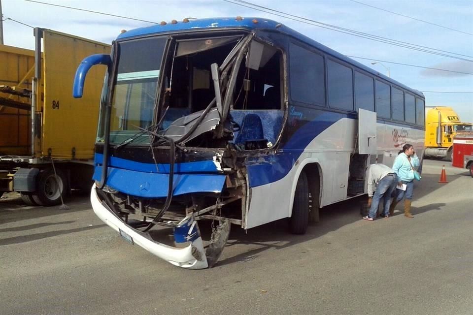 Accidente en la Silao-Guanajuato deja cuatro lesionados Accidente en la Silao-Guanajuato deja cuatro lesionados