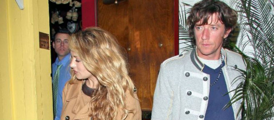Demanda Colate a Paulina Rubio por no llevar a su hijo a la escuela